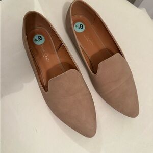 Olivia & Kate - New York- Pointed Toe Women's Flats in Taupe
